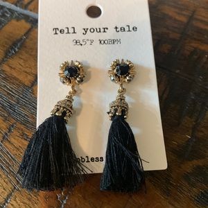 Tell your tale earrings
